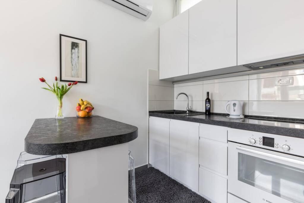 Banana Split Youth Apartment Bagian luar foto