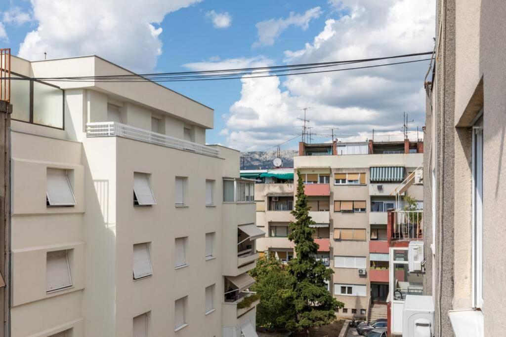 Banana Split Youth Apartment Bagian luar foto